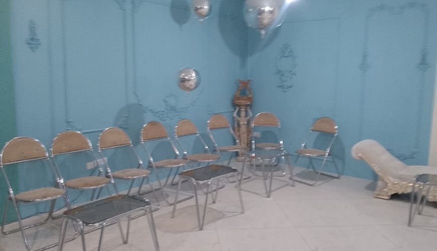 photo18497776179