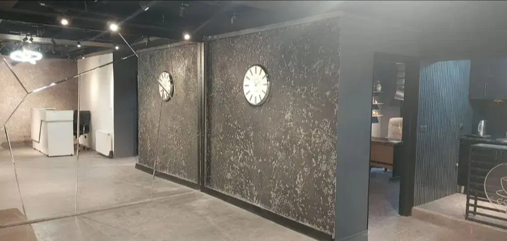 122