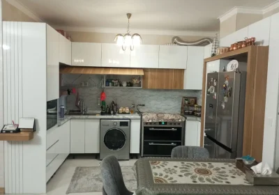 613